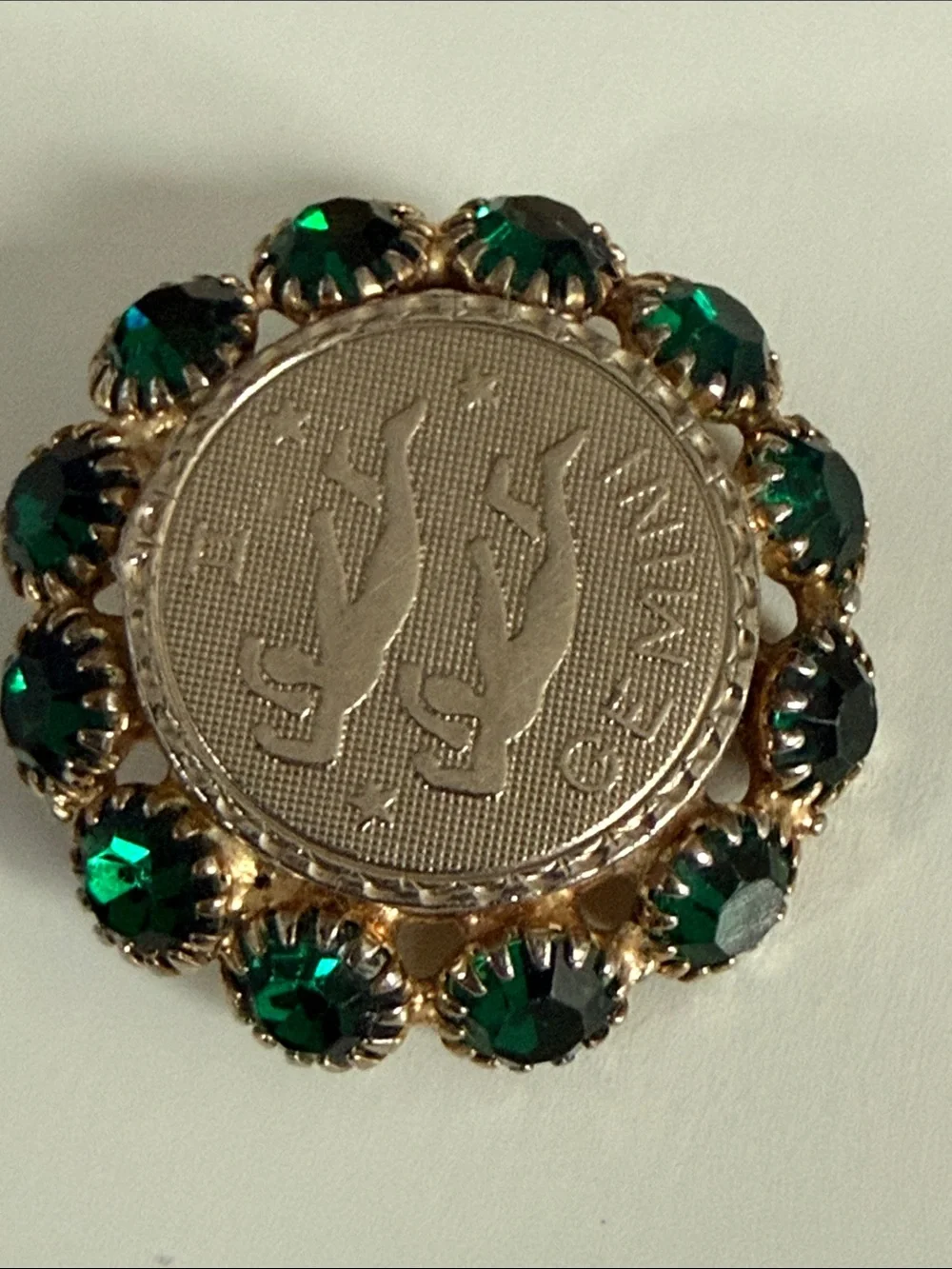 Vintage Gold-Tone Gemini coin Pin Brooch Emerald Green birthstone rhinestones - Picture 4 of 7